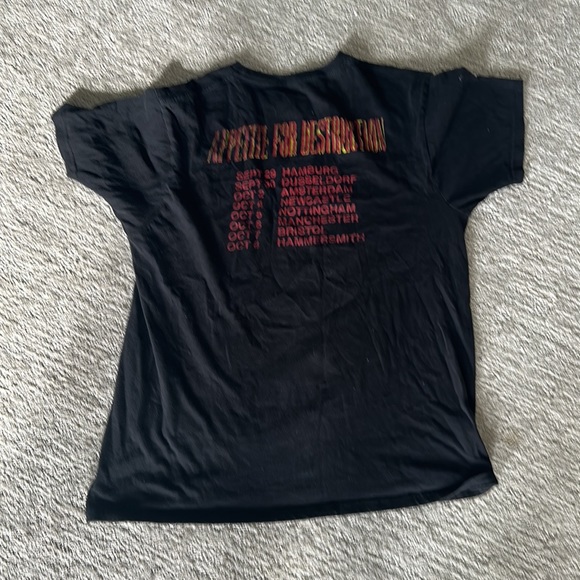 Guns and roses band T, size large - Picture 2 of 2